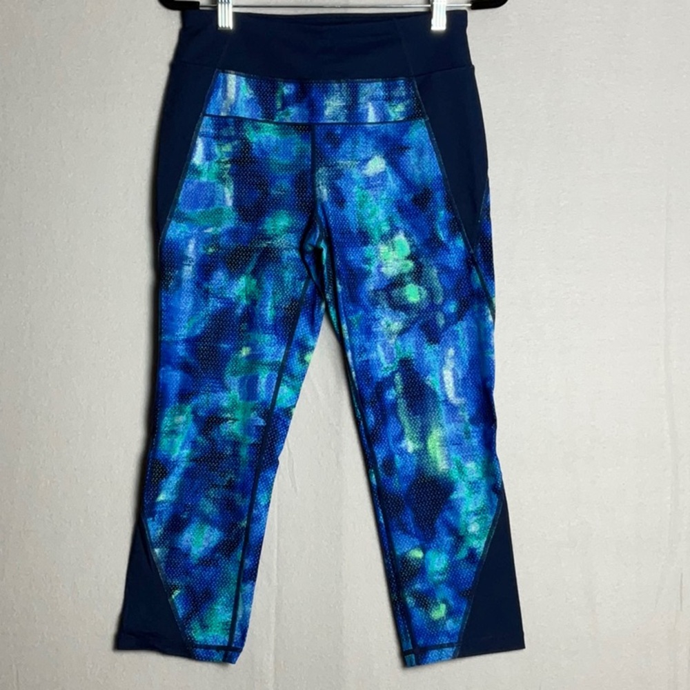 Calvin Klein Performance Quick Dry Crop Leggings, Size Medium